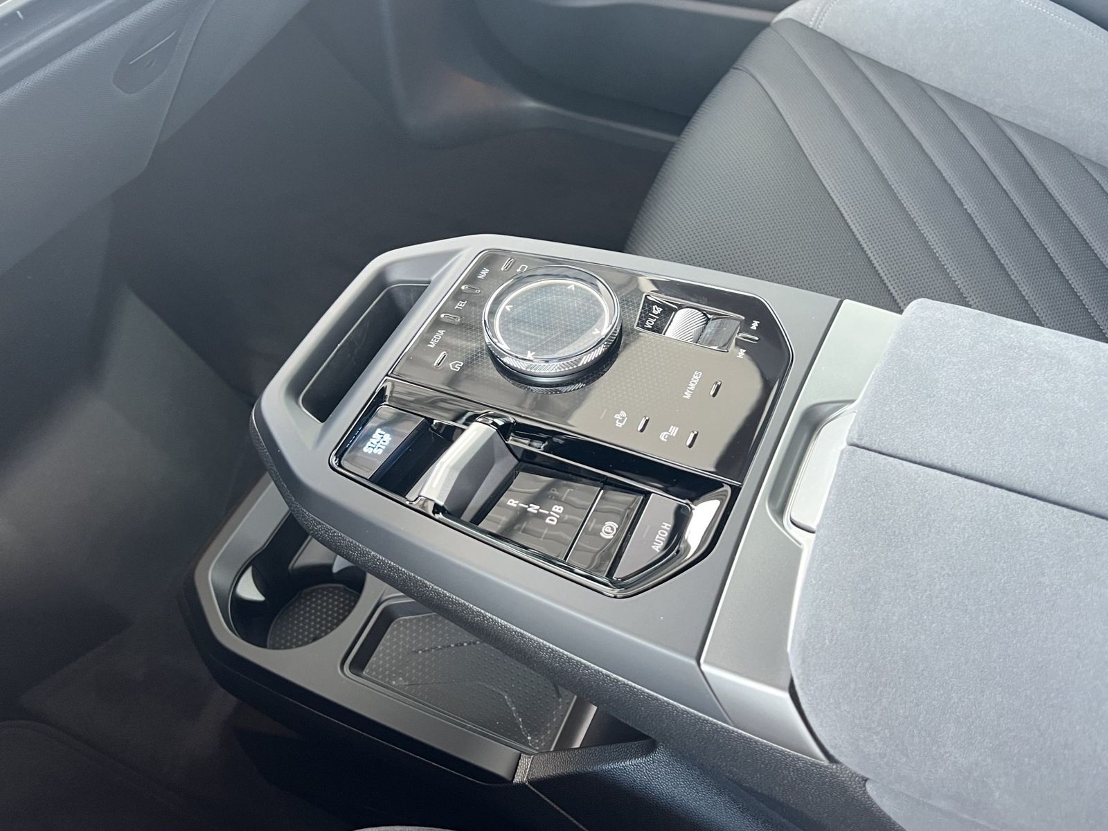 BMW iX xDrive60 M-Sport-Pro 360° Autobahnassist SkyL
