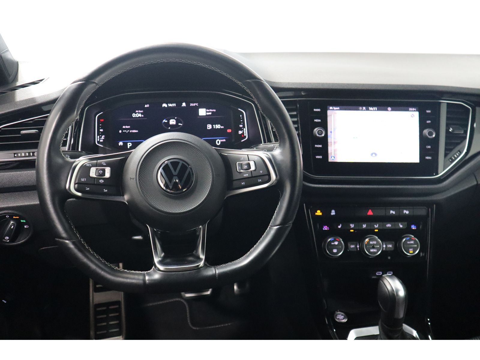 Volkswagen T-Roc 1.5 TSI DSG Black S - Samsaru's Car Outlet