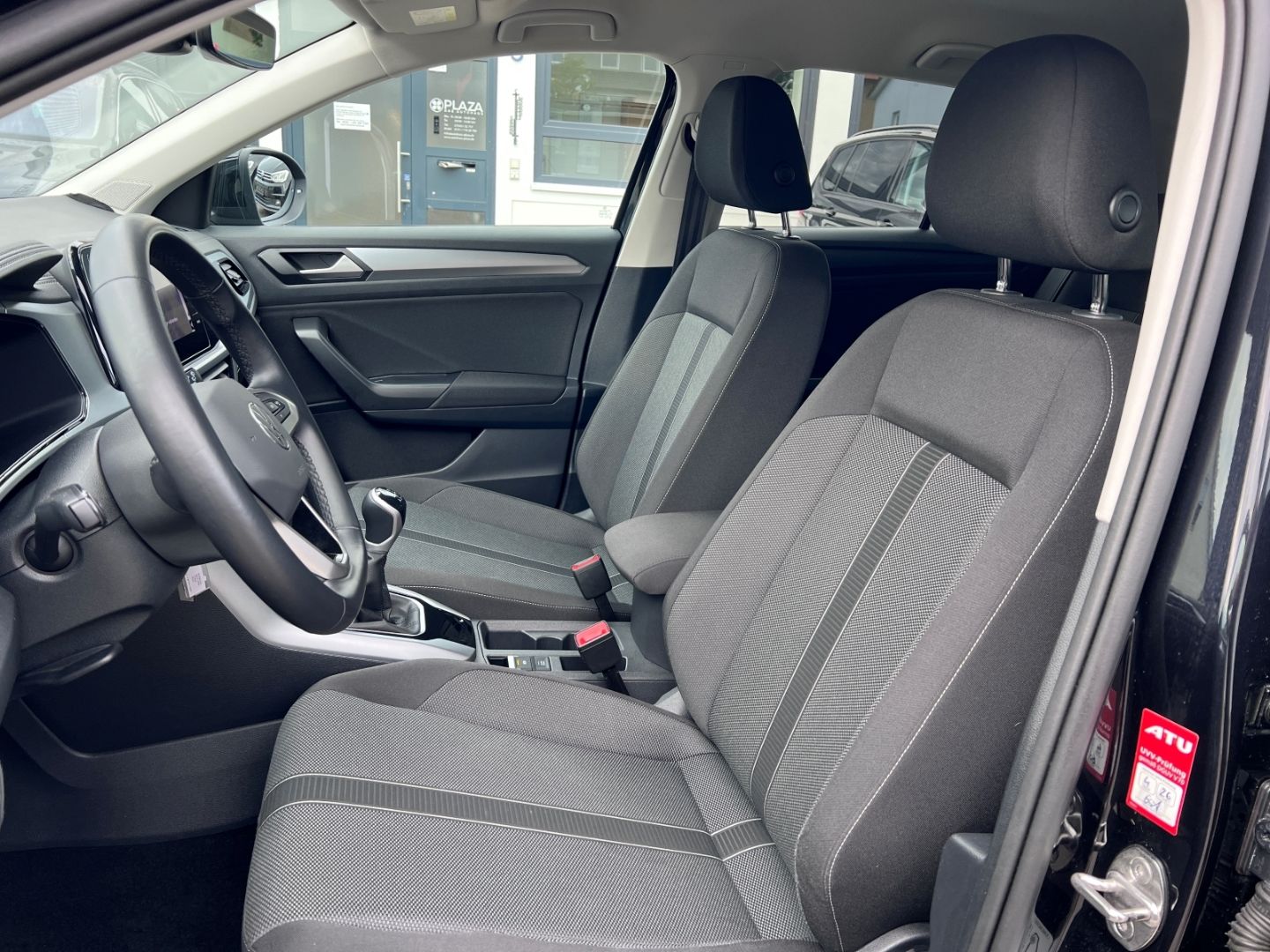 Volkswagen T-Roc 1.0TSI Life - Samsaru's Car Outlet