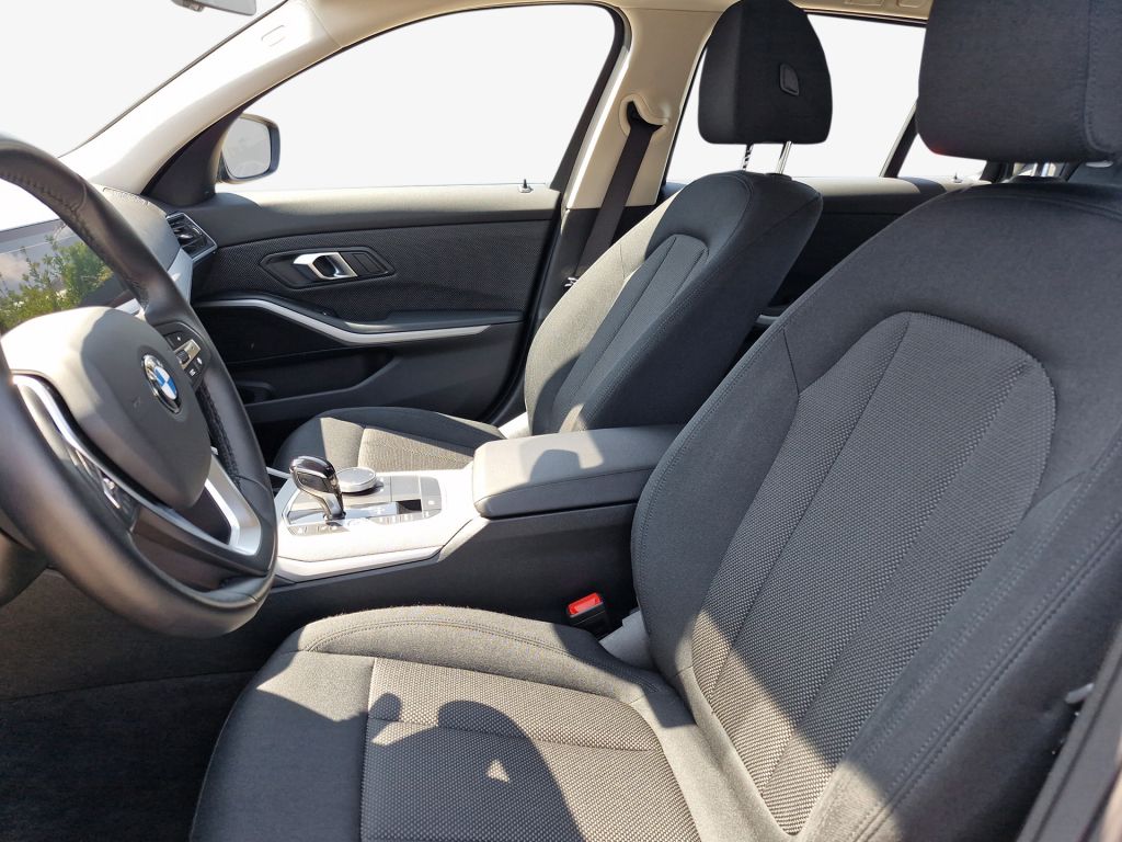 BMW 320i Touring Aut. Advantage - Samsaru's Car Outlet
