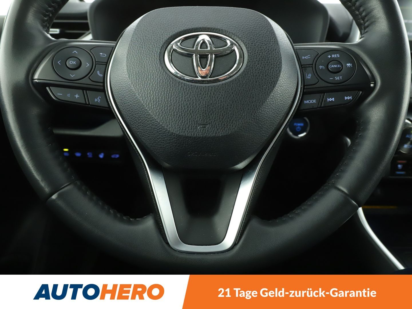 Toyota RAV 4 2.5 Hybrid 4x4 Lounge - Samsaru's Car Outlet