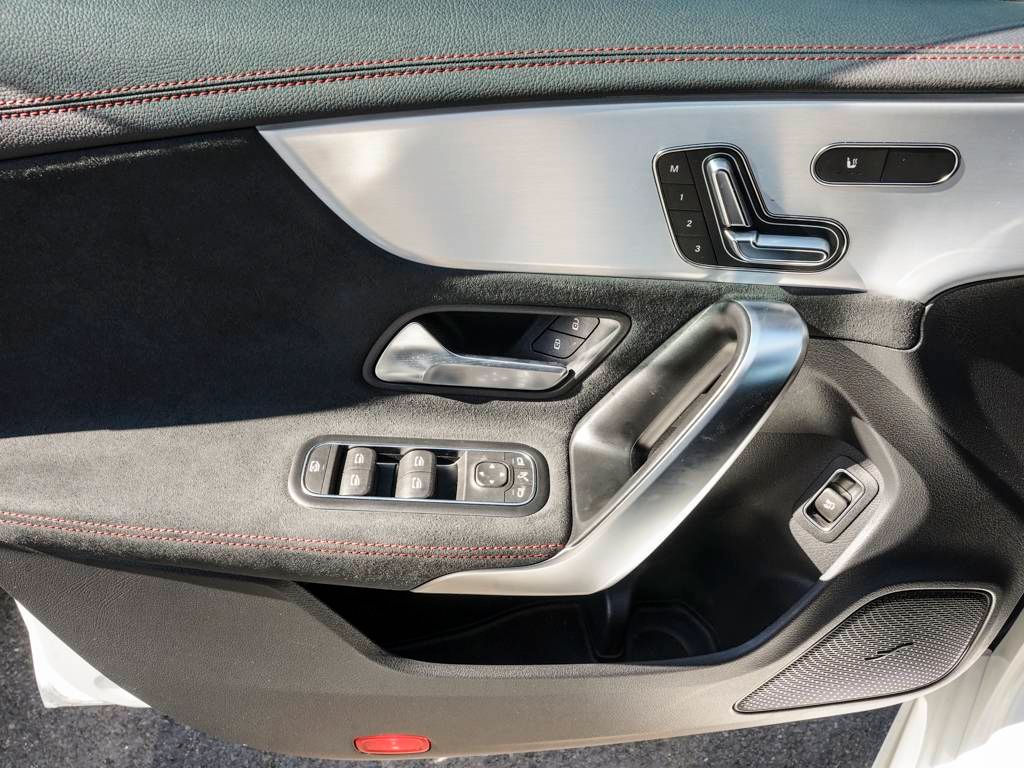 Mercedes-Benz CLA 250 4M AMG-LINE PREMIUM - Samsaru's Car Outlet