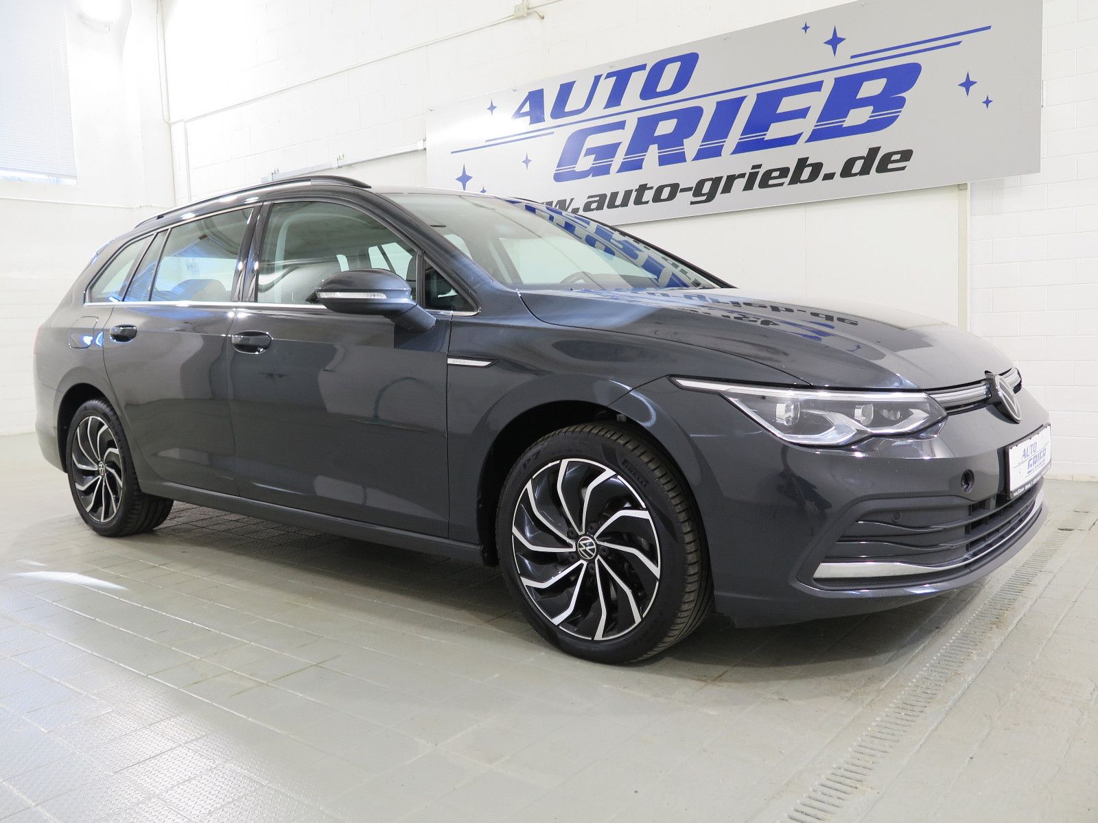 Volkswagen Golf VIII Variant Style, LED,App,Navi,Sportsitze
