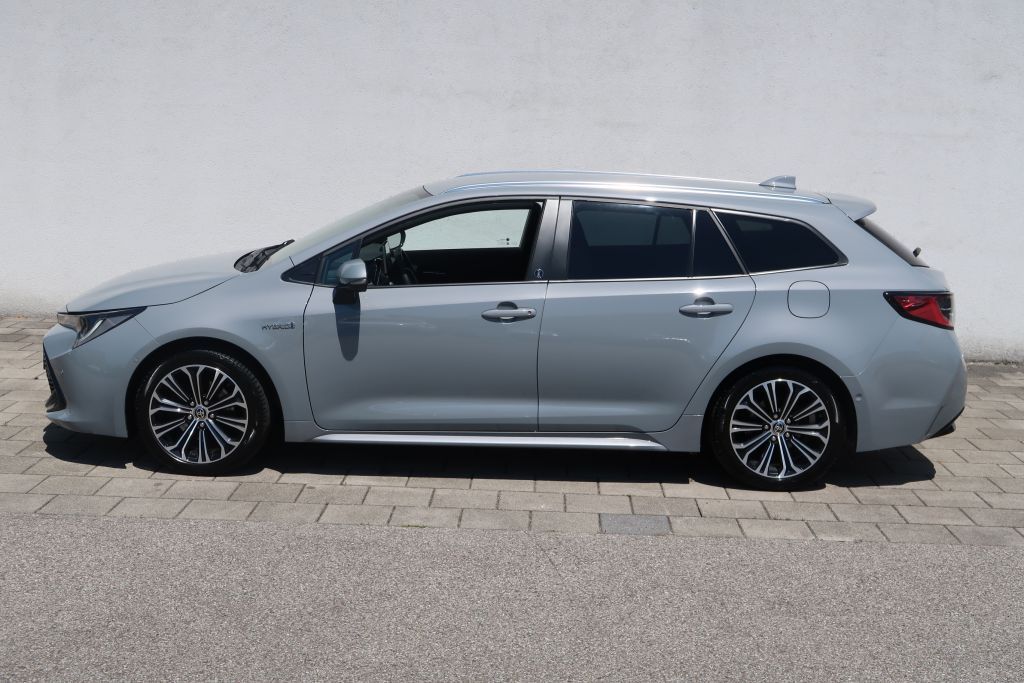 Toyota Corolla 2.0 Hybrid Touring S - Samsaru's Car Outlet