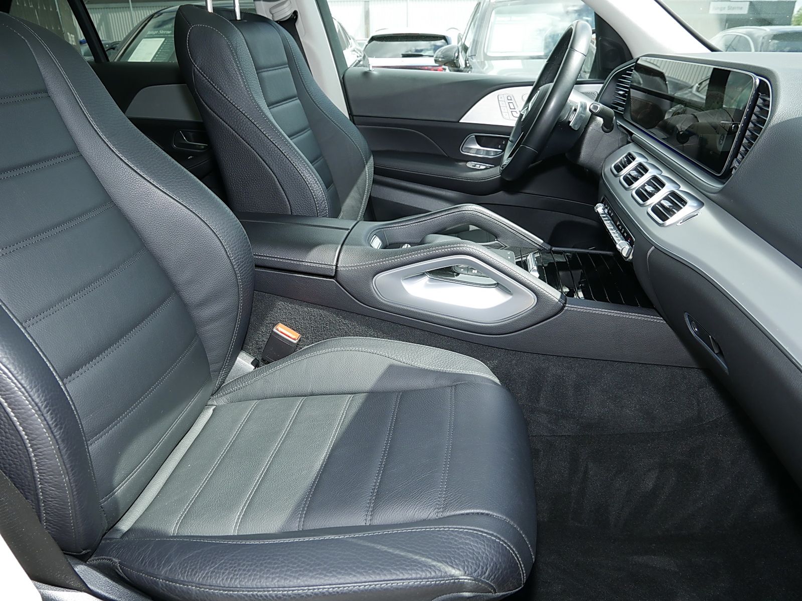Mercedes-Benz GLE 300 d 4M+AMG+MultiBeam LED+Night+AHK+PANO+++
