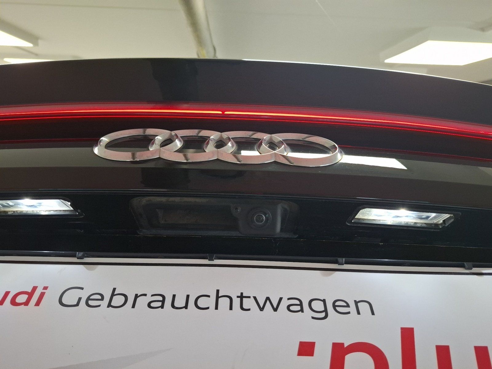 Audi Q8 50 TDI quattro S-Line 360 Pano B&O STH ACC AH