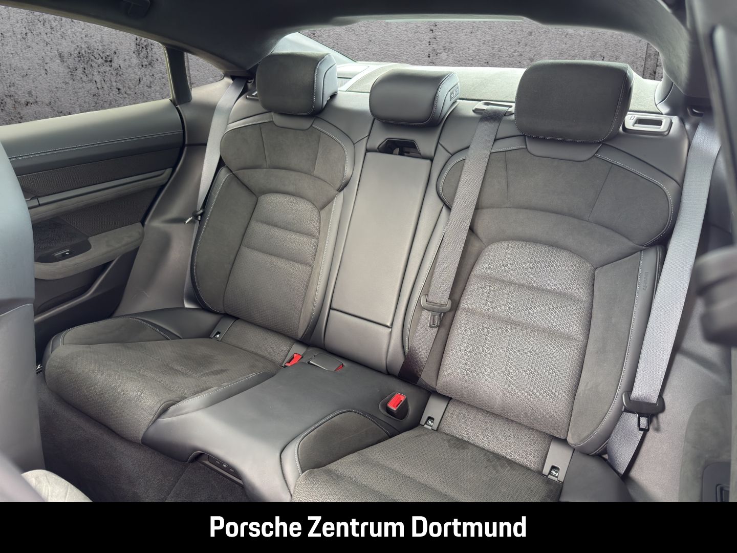 Porsche Taycan GTS Luftfederung BOSE Panoramadach LED