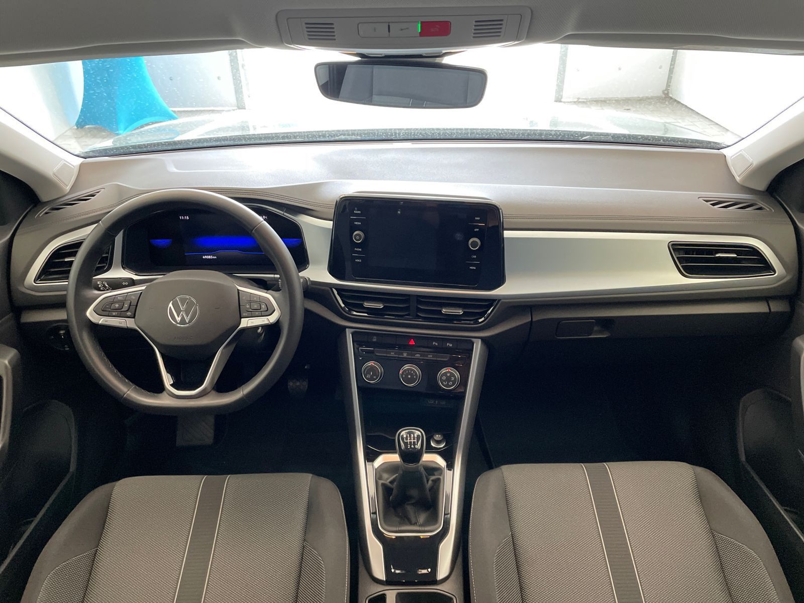 Volkswagen T-Roc Life 1.0 TSI - Samsaru's Car Outlet