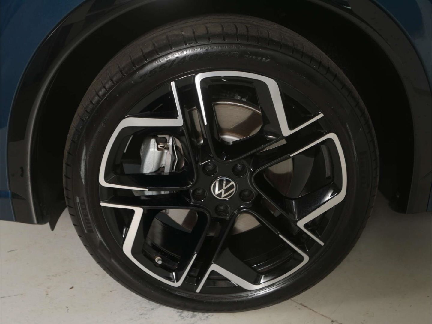 Volkswagen Tiguan 1.5 eHybrid R-Line Black Style PANO/AHK
