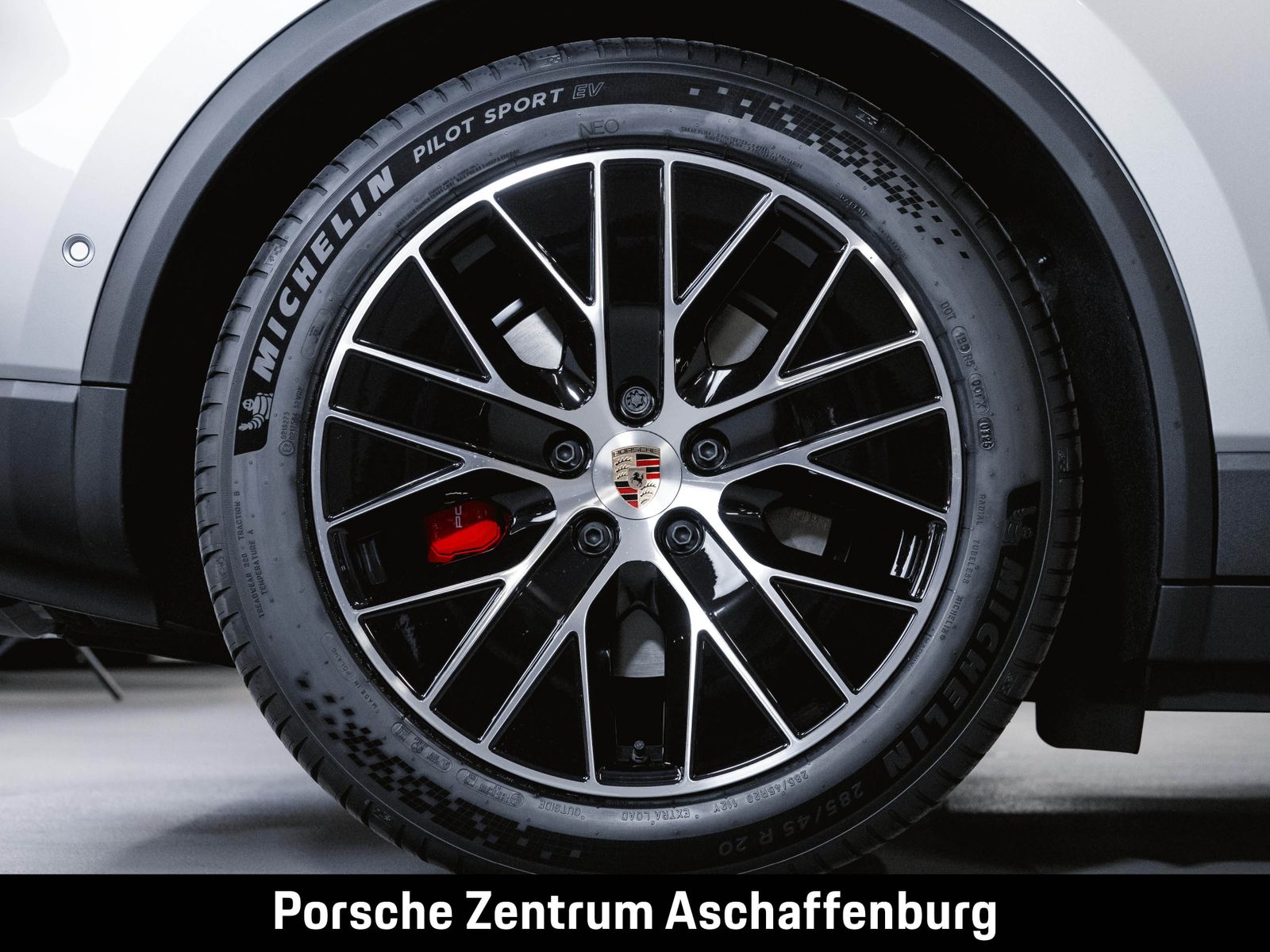 Porsche Macan 4S Electric Sport Chrono Panoramadach