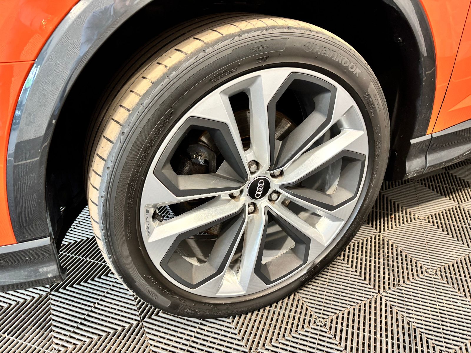 Audi Q3 Sb. 40 TFSI quattro S LINE - Samsaru's Car Outlet