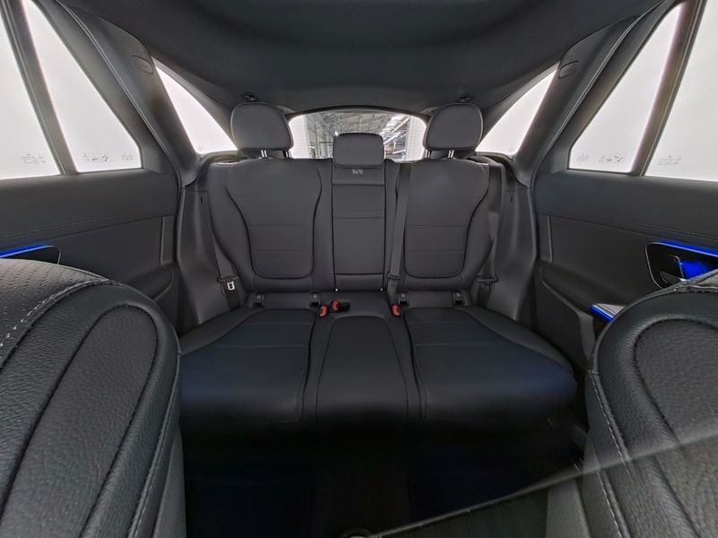 Mercedes-Benz GLC 300d AMG PremiumPlus +Night+StHz+AHK+NP94T€!