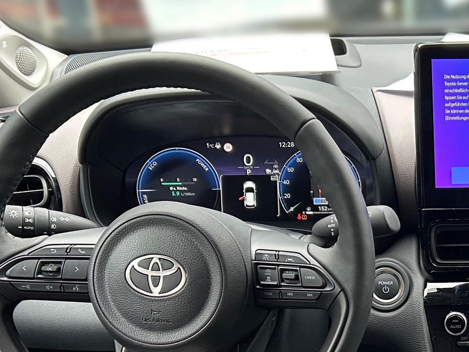 Toyota Yaris Cross + Advanced Technik- Safety Paket + J