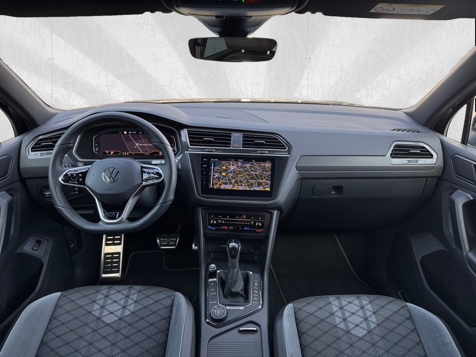 Volkswagen Tiguan 2.0 TDI DSG R-Line 4M NAVI/PANO/AHK