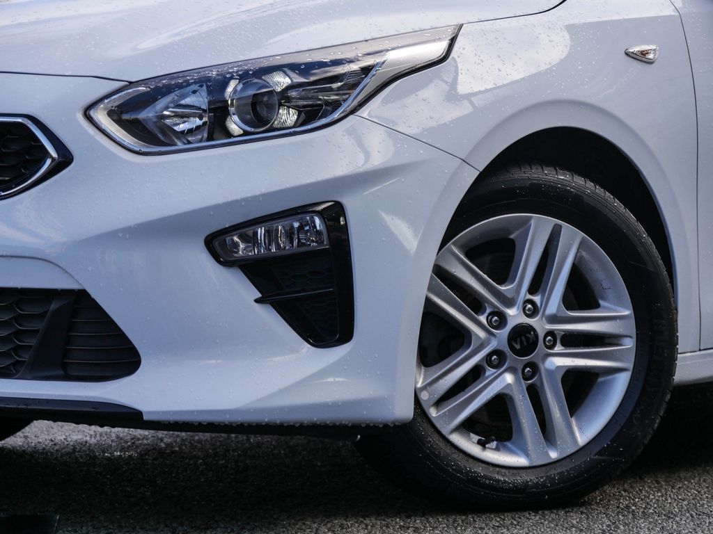 Kia cee'd SW 1.4 T-GDI DCT OPF Vision - Samsaru's Car Outlet