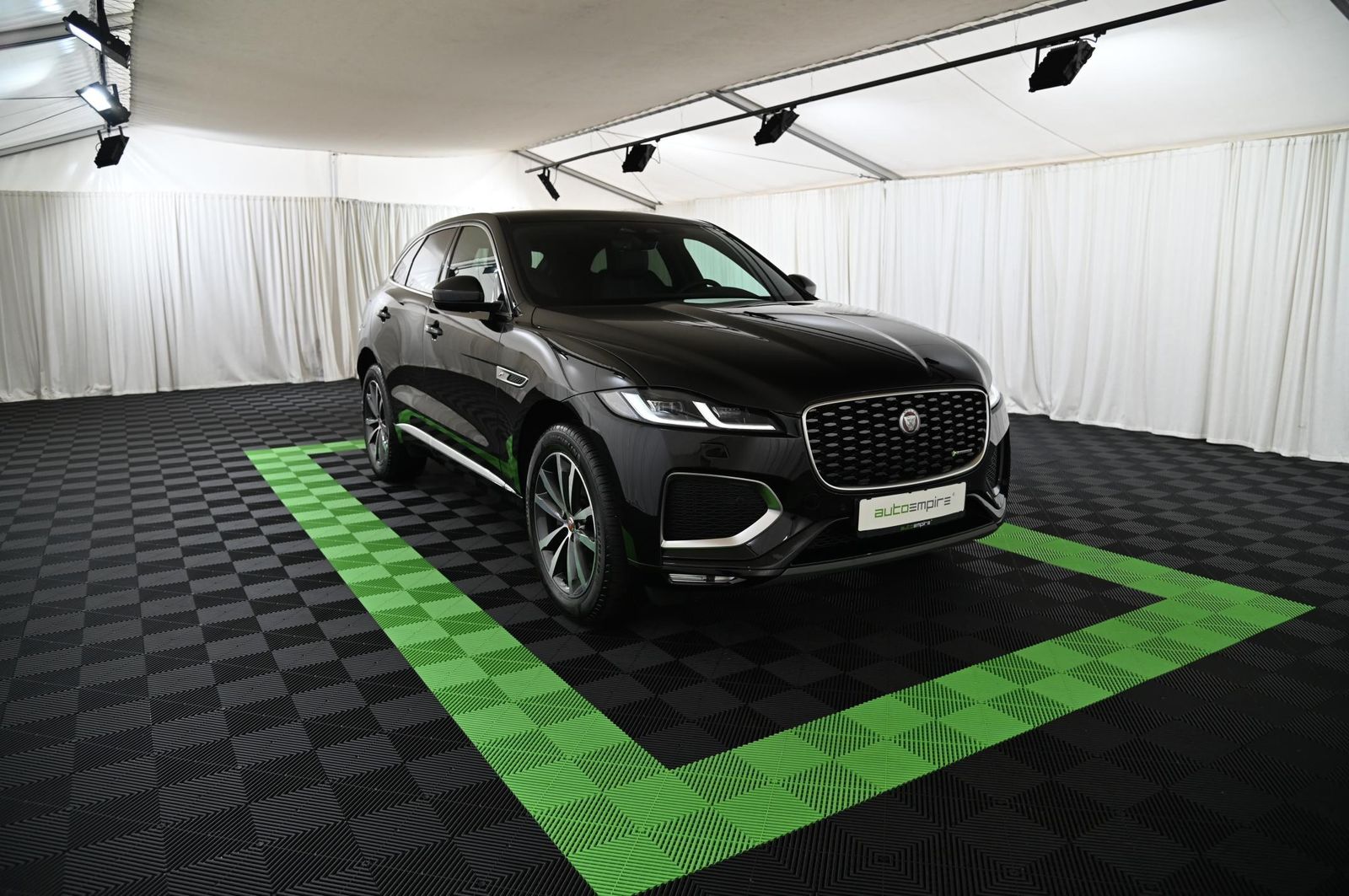 Jaguar F-Pace D200 AWD R-Dynamic SE NAVI/ACC/MERIDIA/20
