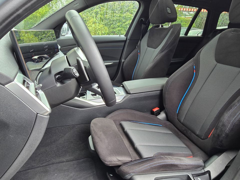 BMW 320d xDrive Touring M Sportpaket*Pano*HIFI*19"LM