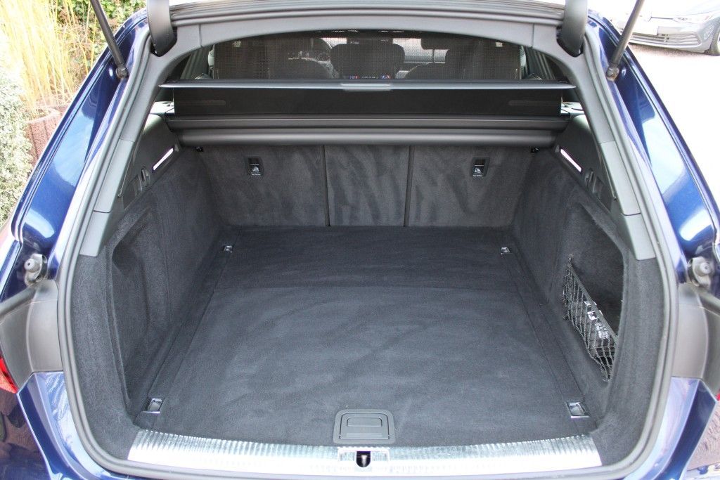 Audi A4 Avant TDI S tronic Black - Samsaru's Car Outlet