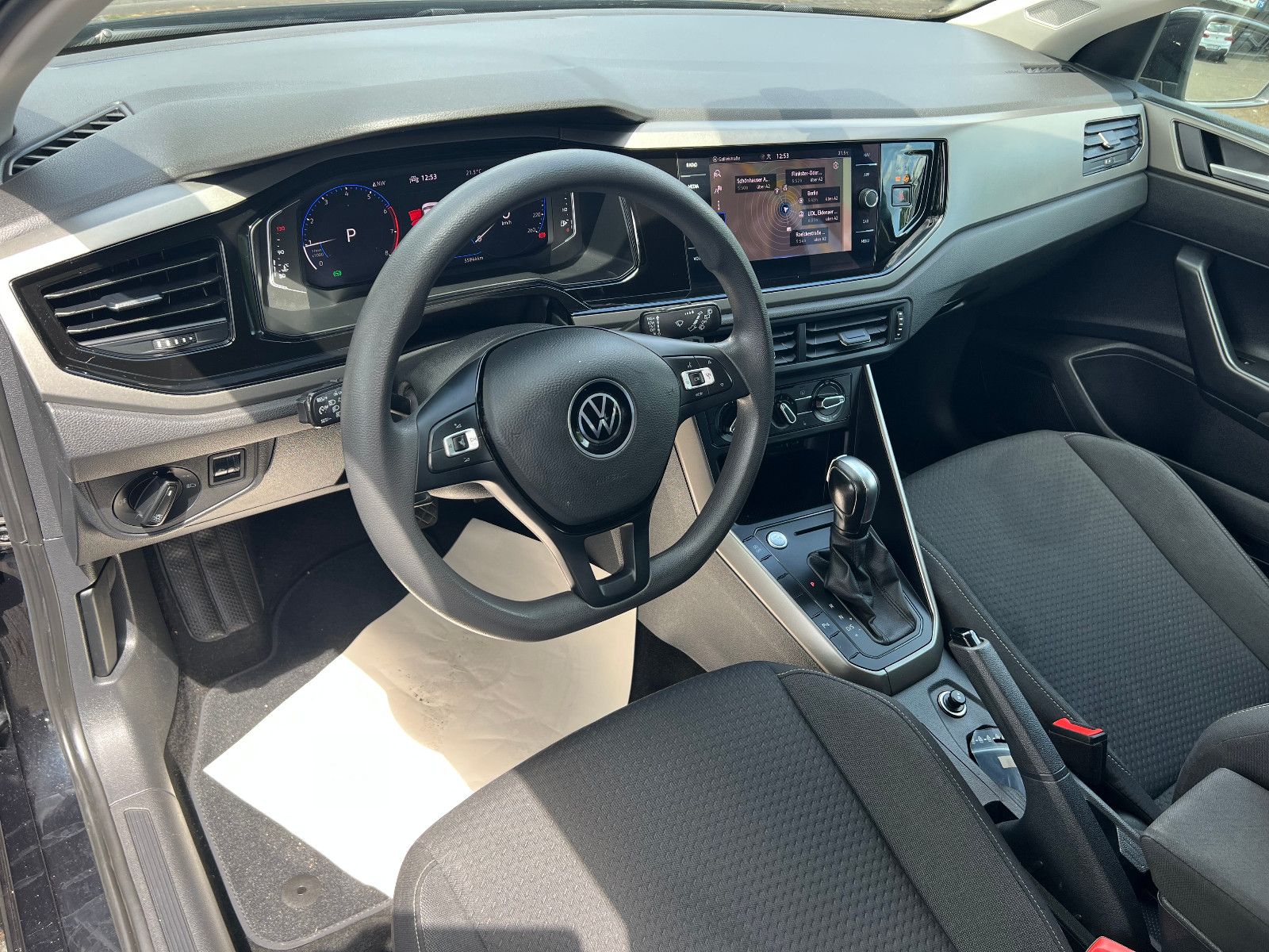 Volkswagen Polo VI Comfortline Aut. - Samsaru's Car Outlet