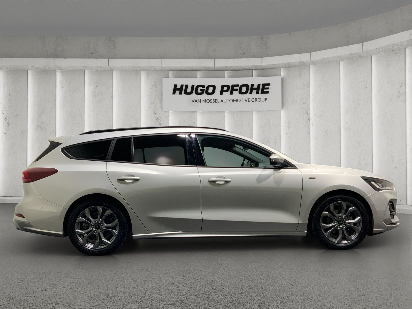 Ford Focus ST-Line X Turnier Aut.*AHK*ACC*HUD*KAM*NAV