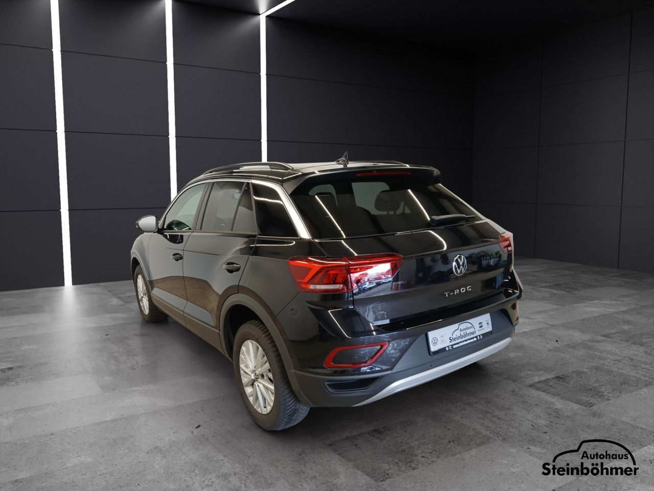 Volkswagen T-ROC Life 1.5TSI DSG - Samsaru's Car Outlet
