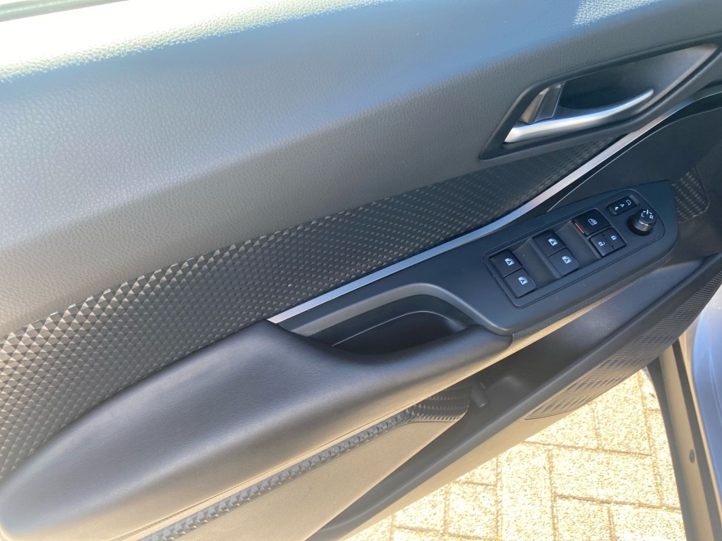 Toyota C-HR 1.8 Hybrid Flow - Samsaru's Car Outlet