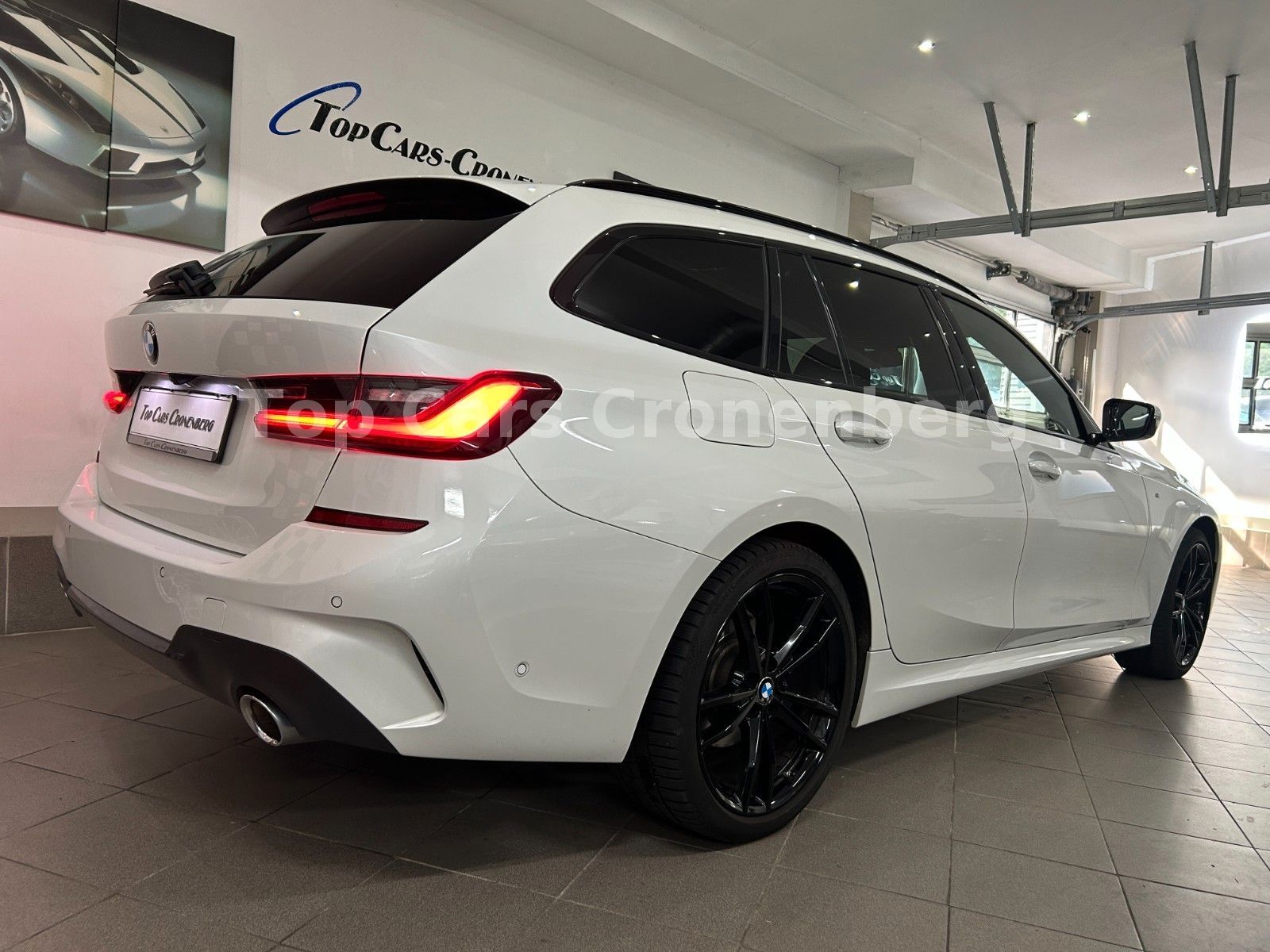 BMW 320d xDrive M Sportpaket - Samsaru's Car Outlet