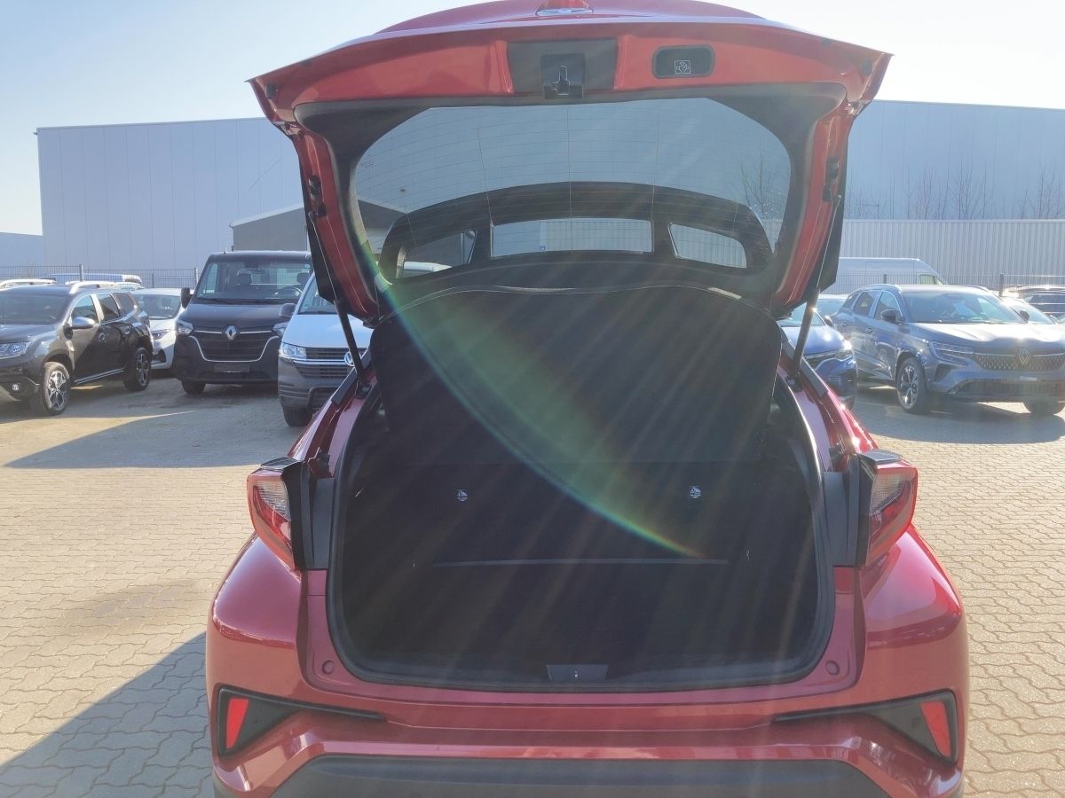 Toyota C-HR 2.0 Hybrid - Samsaru's Car Outlet