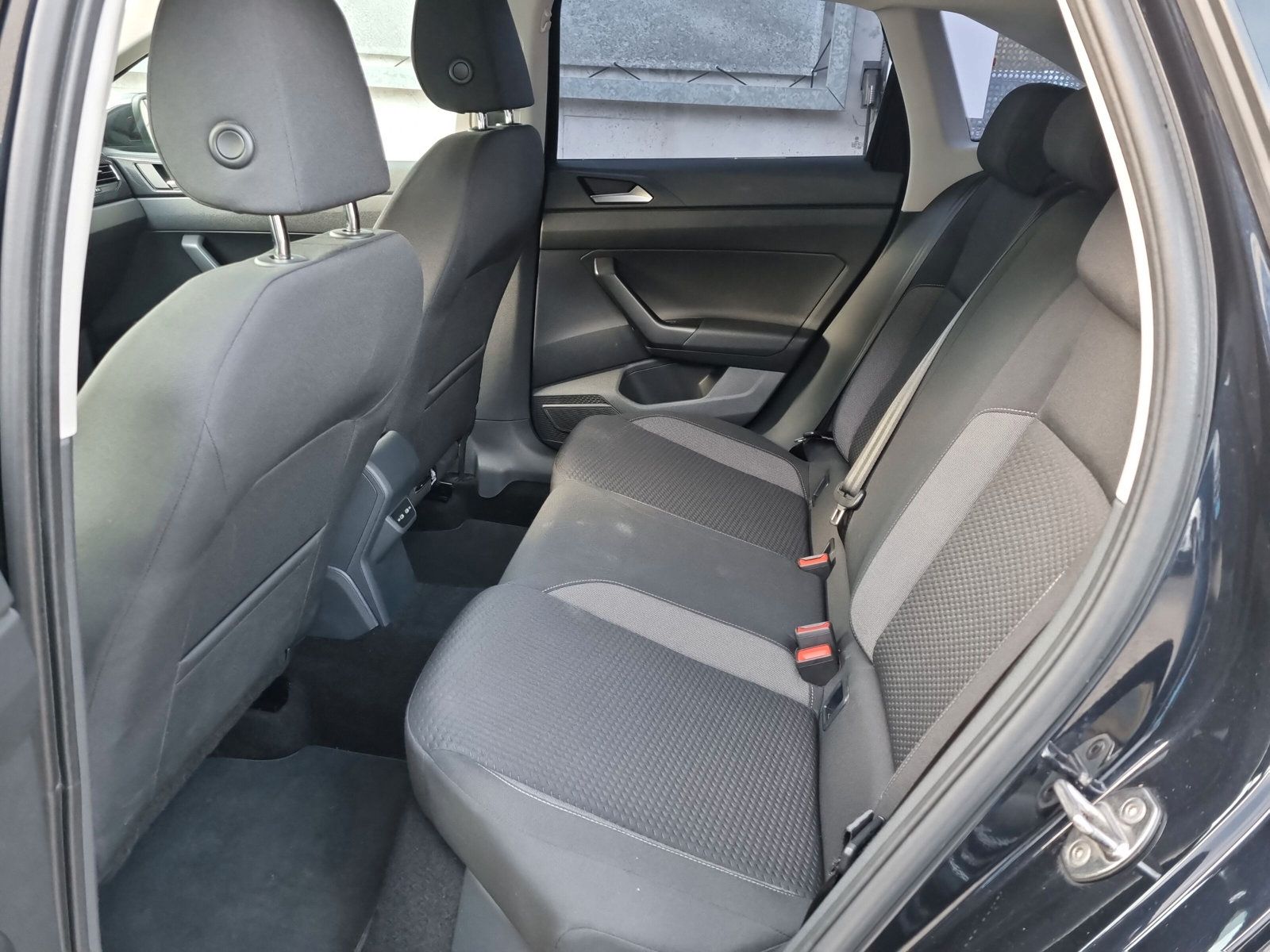 Volkswagen Taigo 1.0 TSI Life - Samsaru's Car Outlet