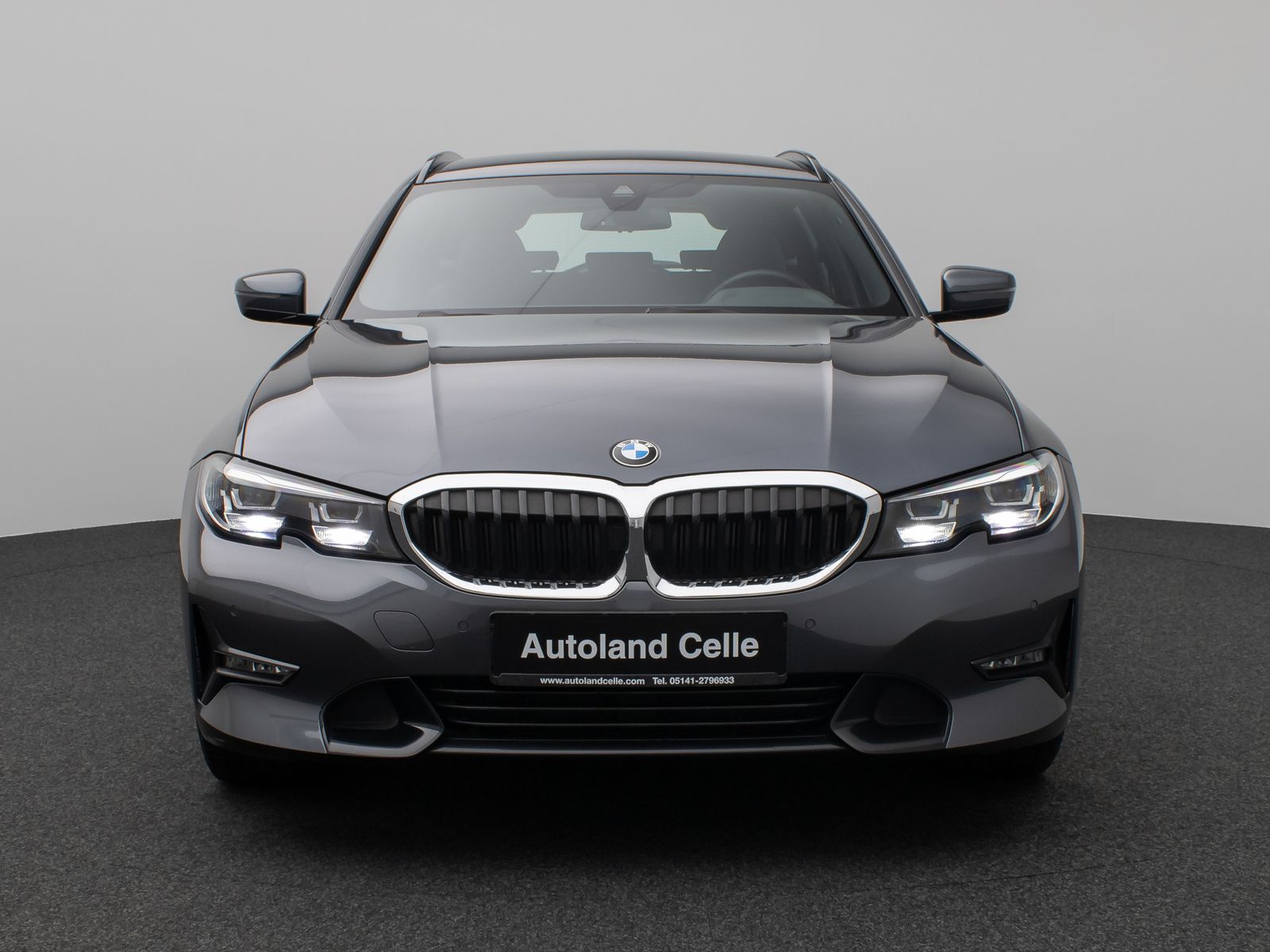 BMW 330i xD SportLine - Samsaru's Car Outlet
