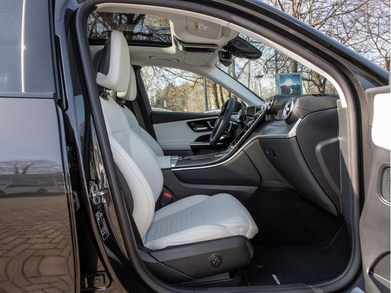 Mercedes-Benz GLC 300 d 4M AMG-Sport/LED/360/Pano/AHK/Night/19