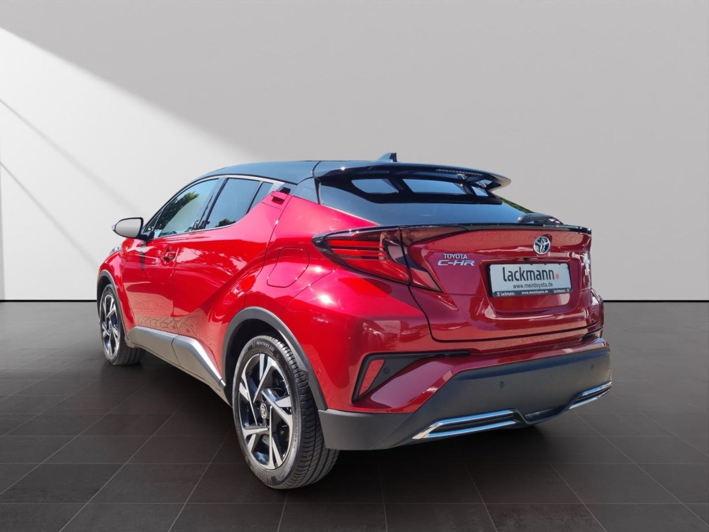Toyota C-HR 2.0 Hybrid - Samsaru's Car Outlet