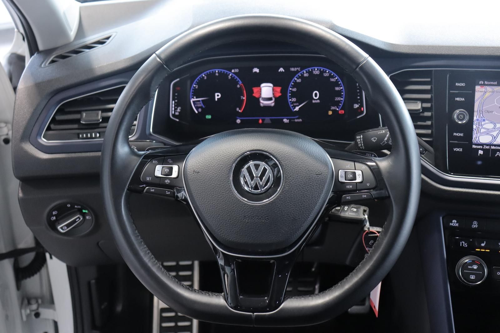 Volkswagen T-Roc 1.5 TSI DSG Style R-LINE - Samsaru's Car Outlet