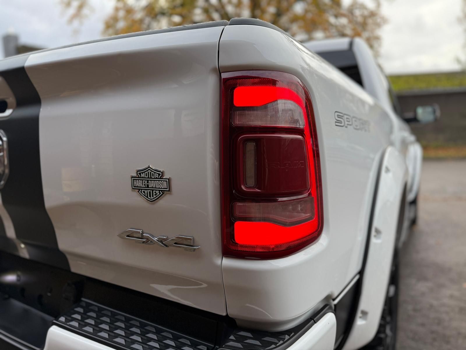 Dodge LARAMI*SPORT*12"RADIO*PANO*OFFROAD*BÜGEL*GARANTI