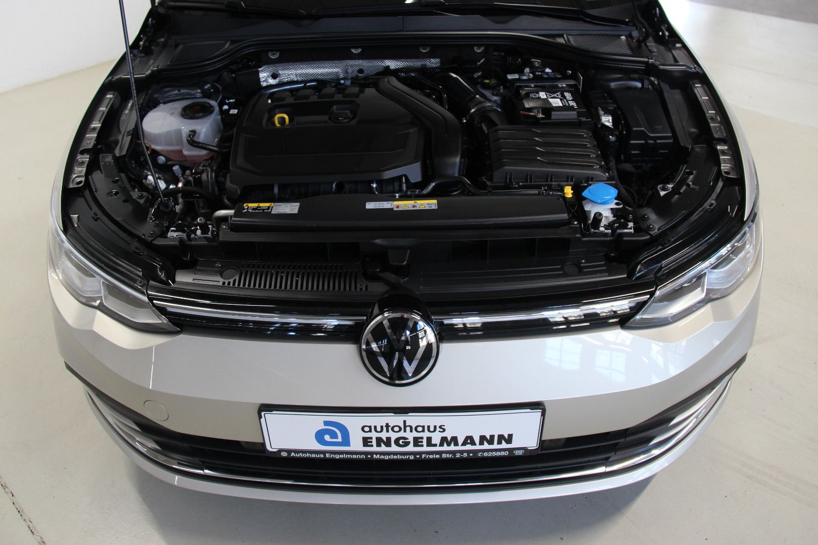 Volkswagen Golf 8 Variant 1.5 eTSI DSG - Samsaru's Car Outlet