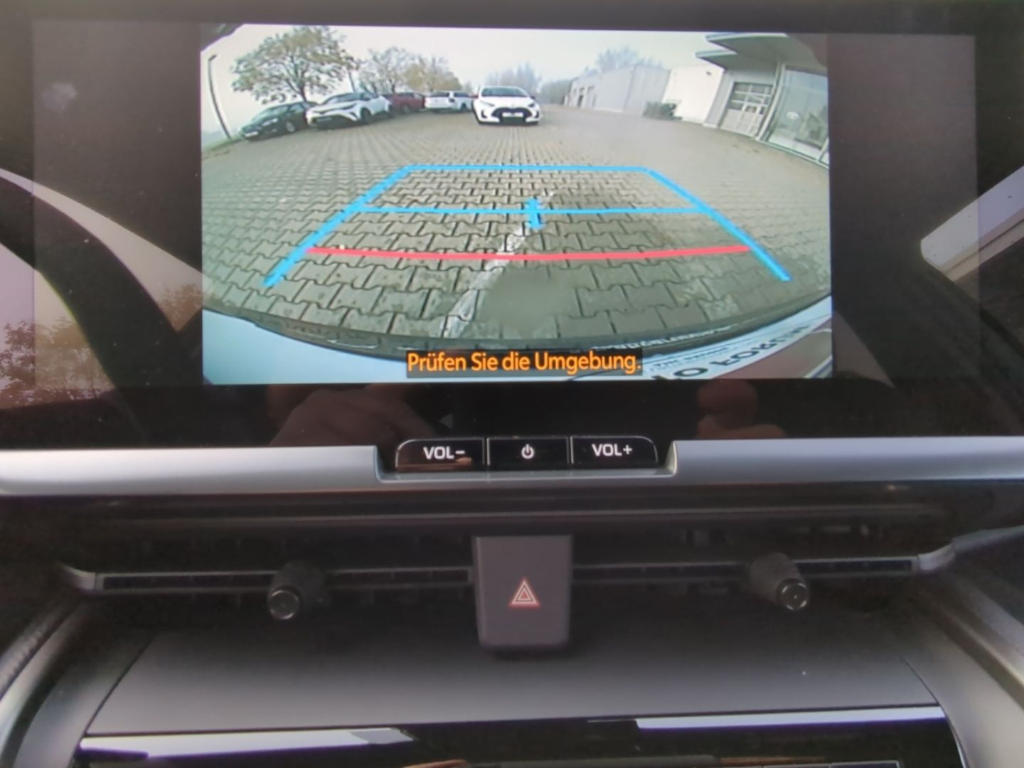 Toyota C-HR Plug-In Hybrid 2.0 EU6e FWD (Syst.223 PS) C