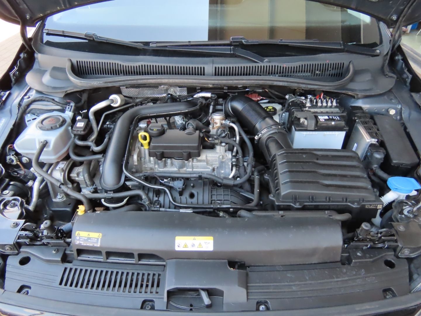 Volkswagen Polo VI 1.0 TSI - Samsaru's Car Outlet