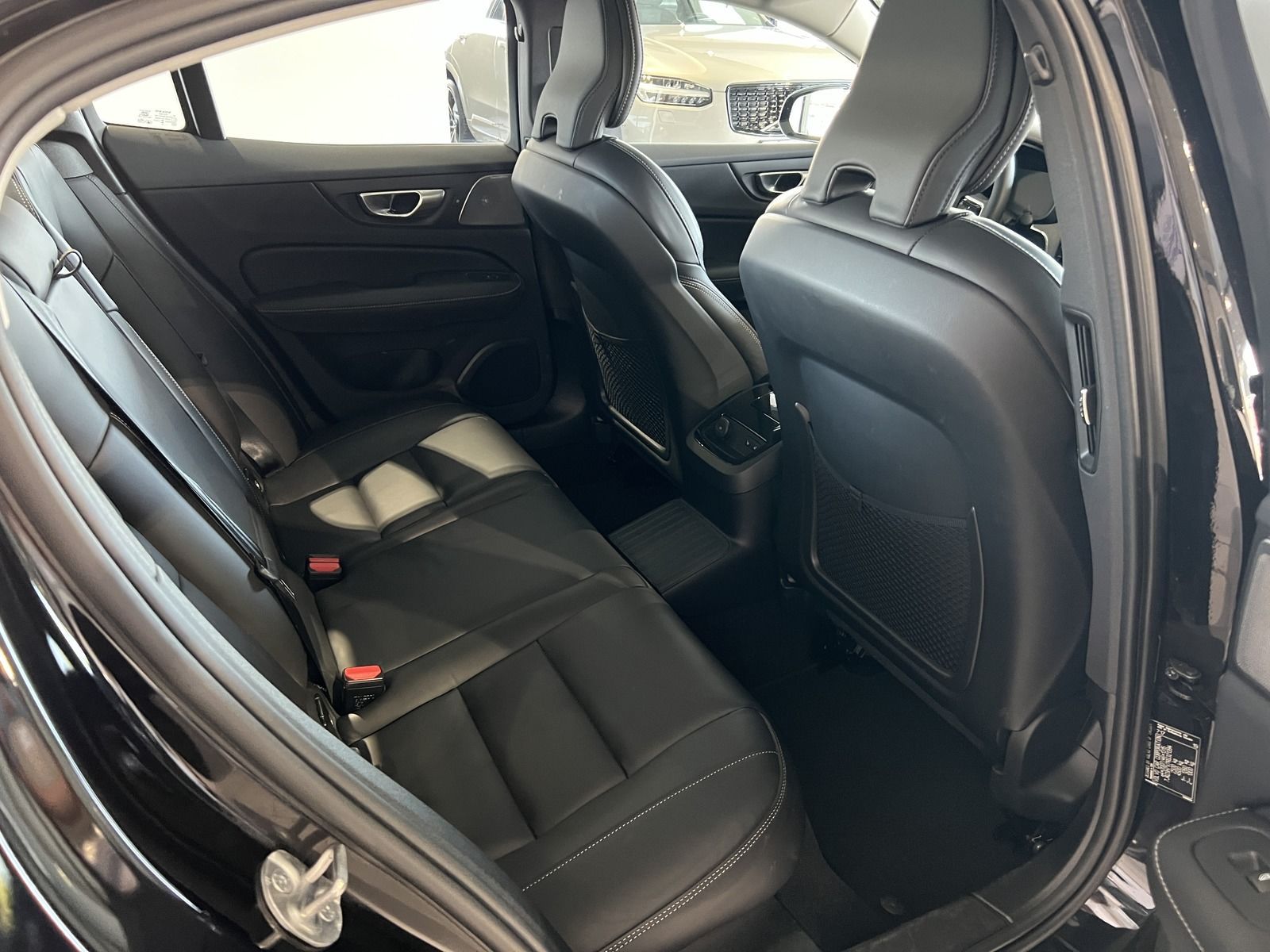 Volvo S60 T8 Ultimate Dark Recharge AWD B&W Massage