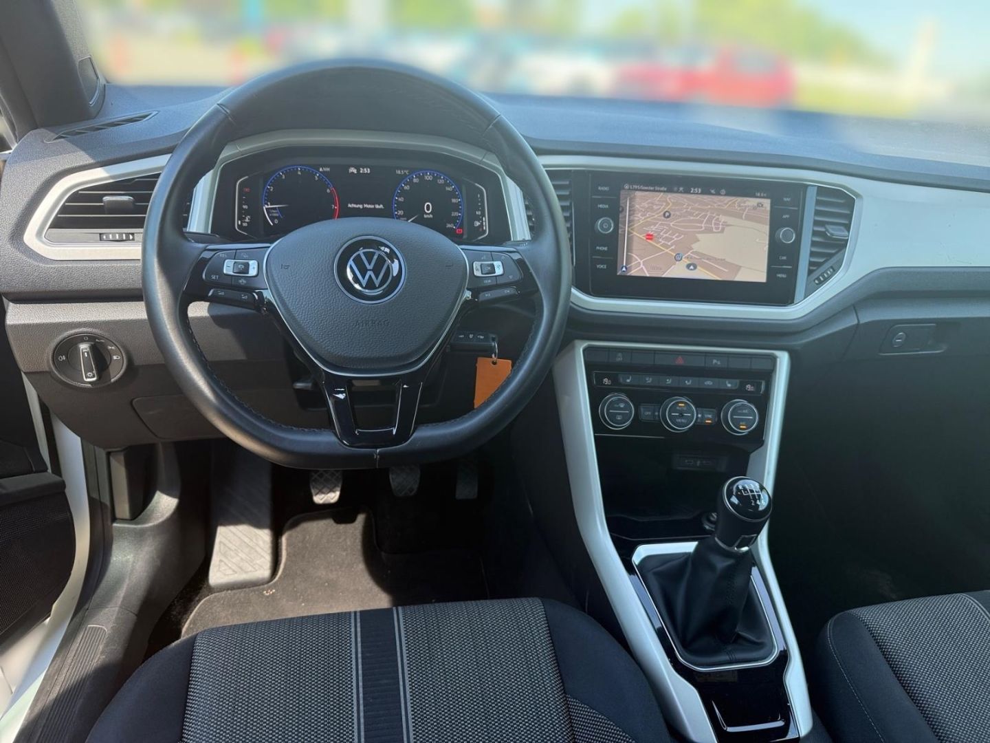 Volkswagen T-Roc Style 1.5 TSI - Samsaru's Car Outlet