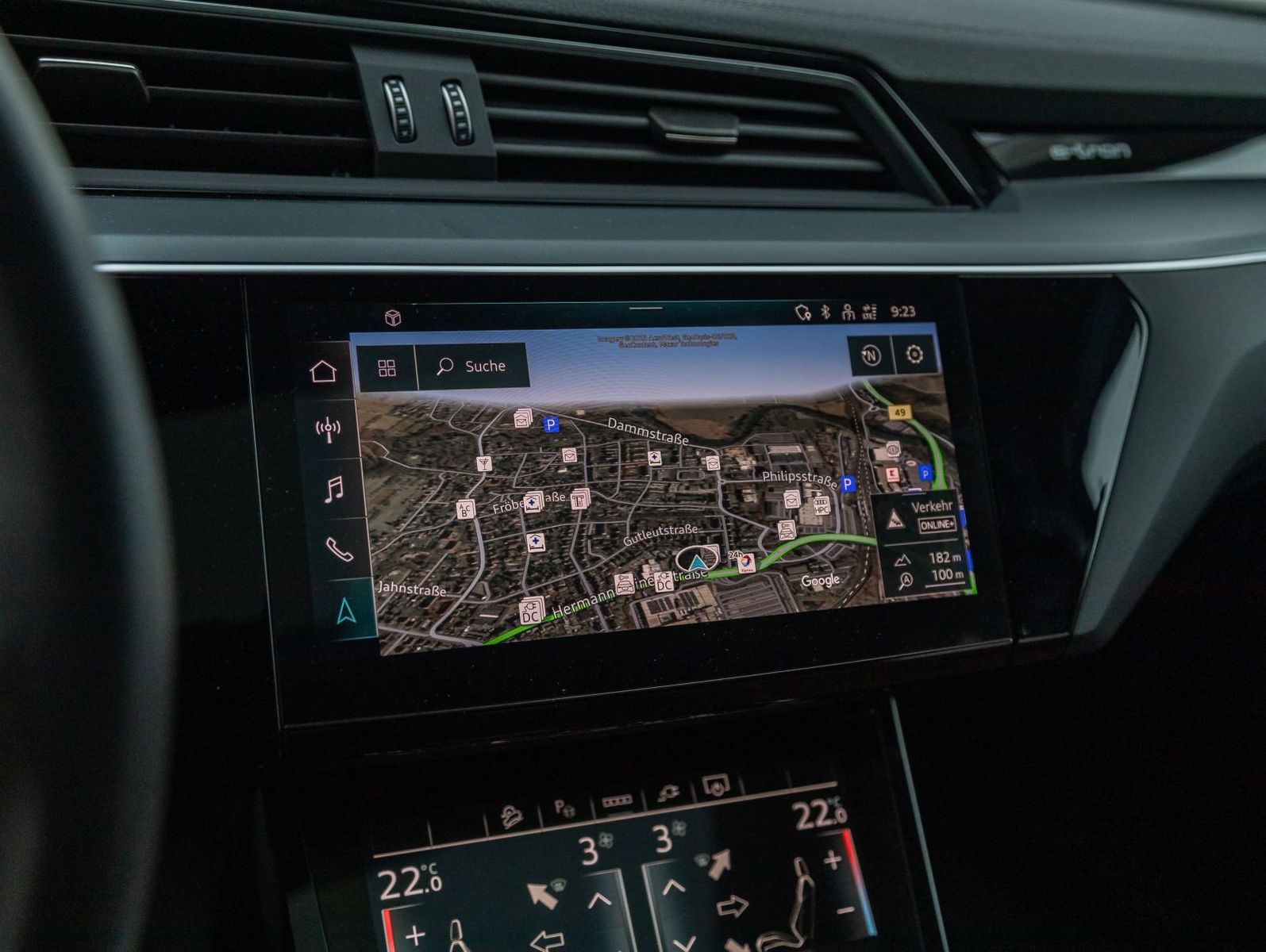 Audi Q8 S line 50 e-tron quattro - Samsaru's Car Outlet