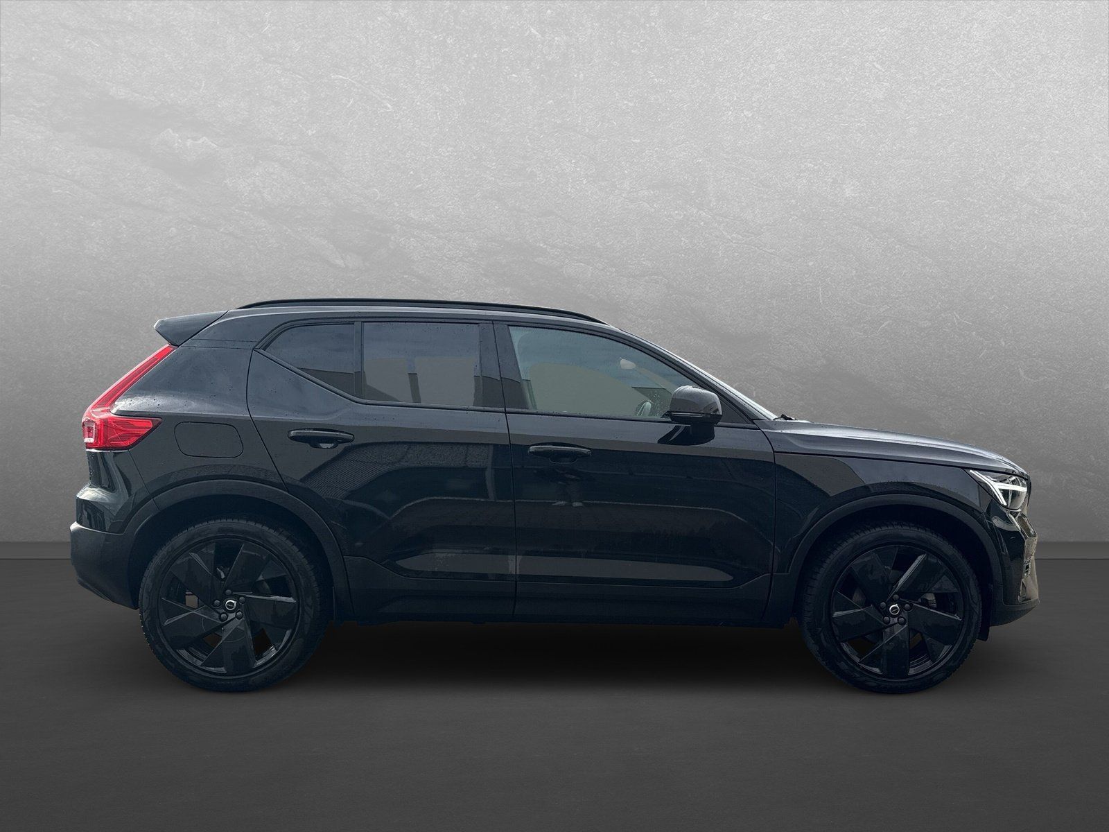 Volvo XC40 B3 Plus Black Edition *AHK+360°+FHZ°