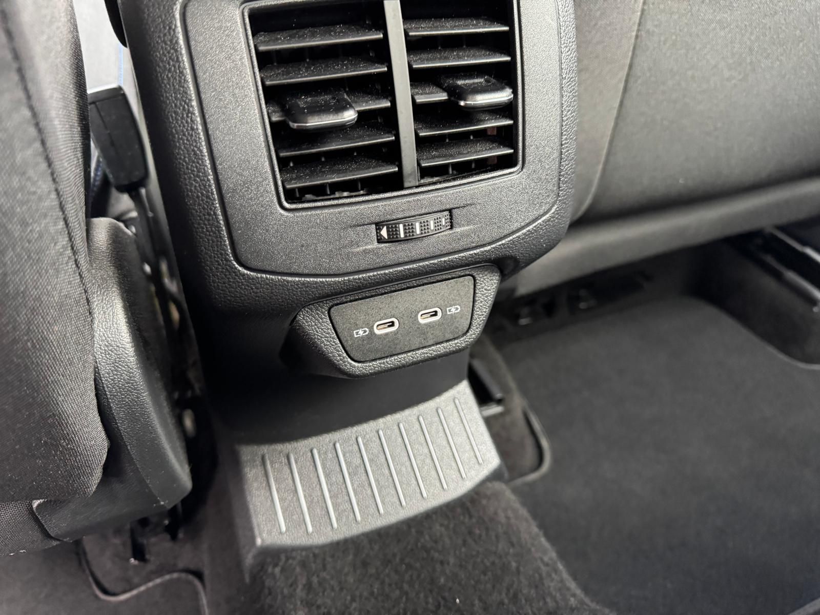 Volkswagen T-Roc 1.5 TSI DSG - Samsaru's Car Outlet