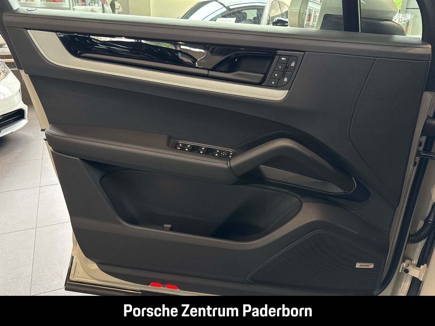 Porsche Cayenne S E-Hybrid Sportabgasanlage Panoramadach