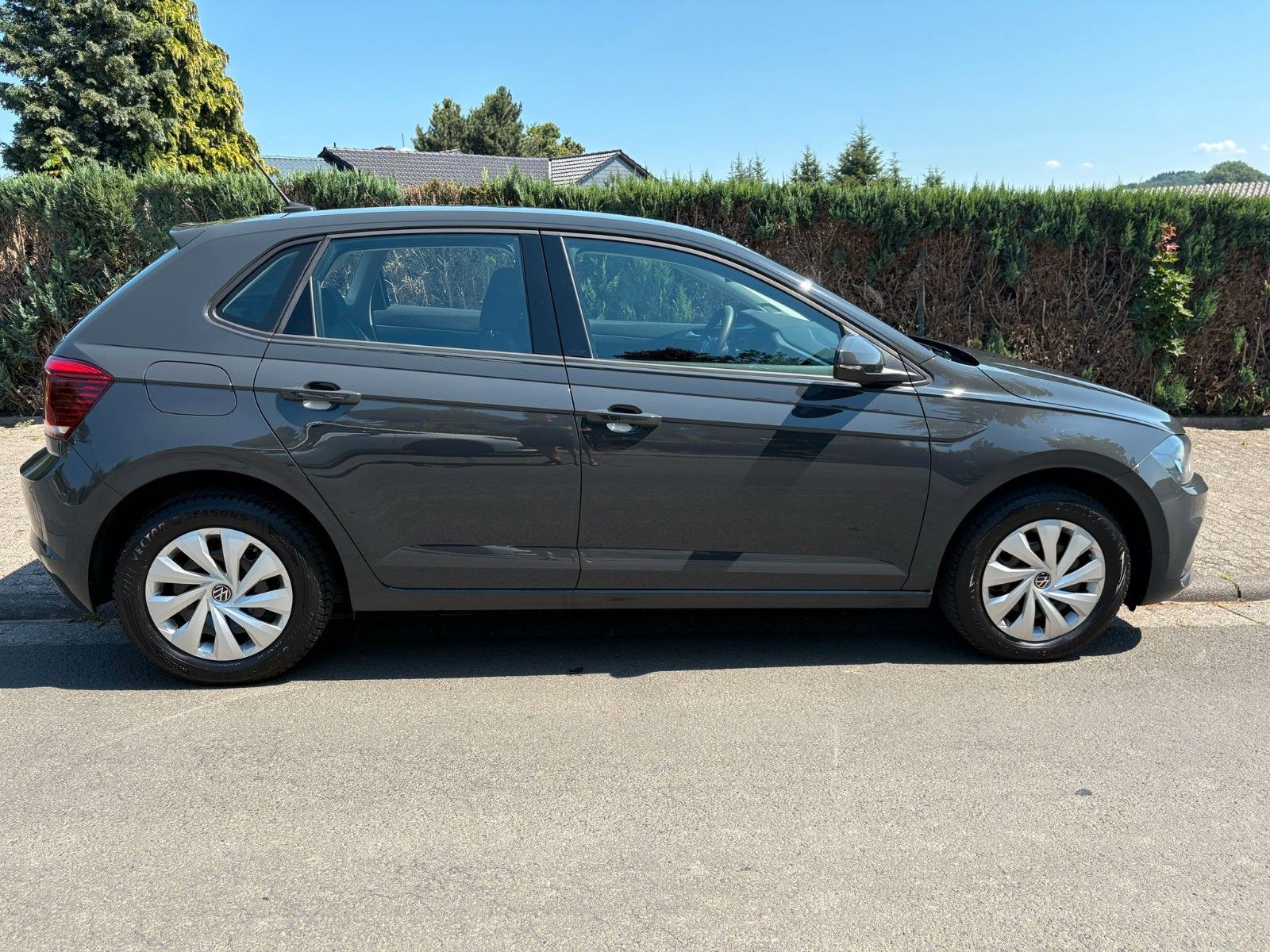 Volkswagen Polo 1.0 TSI - Samsaru's Car Outlet