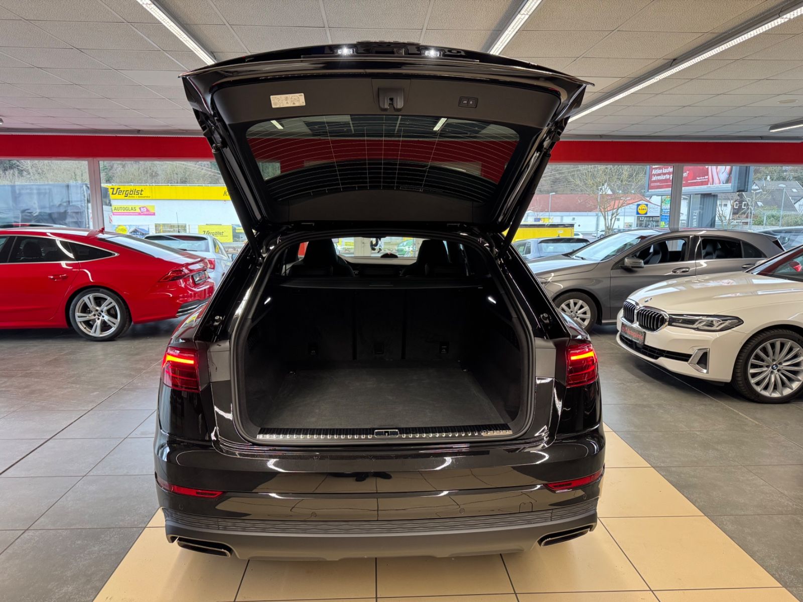 Audi Q8 50TDI S-Line/Black/23zoll/Allradlenk.Pano/B&0