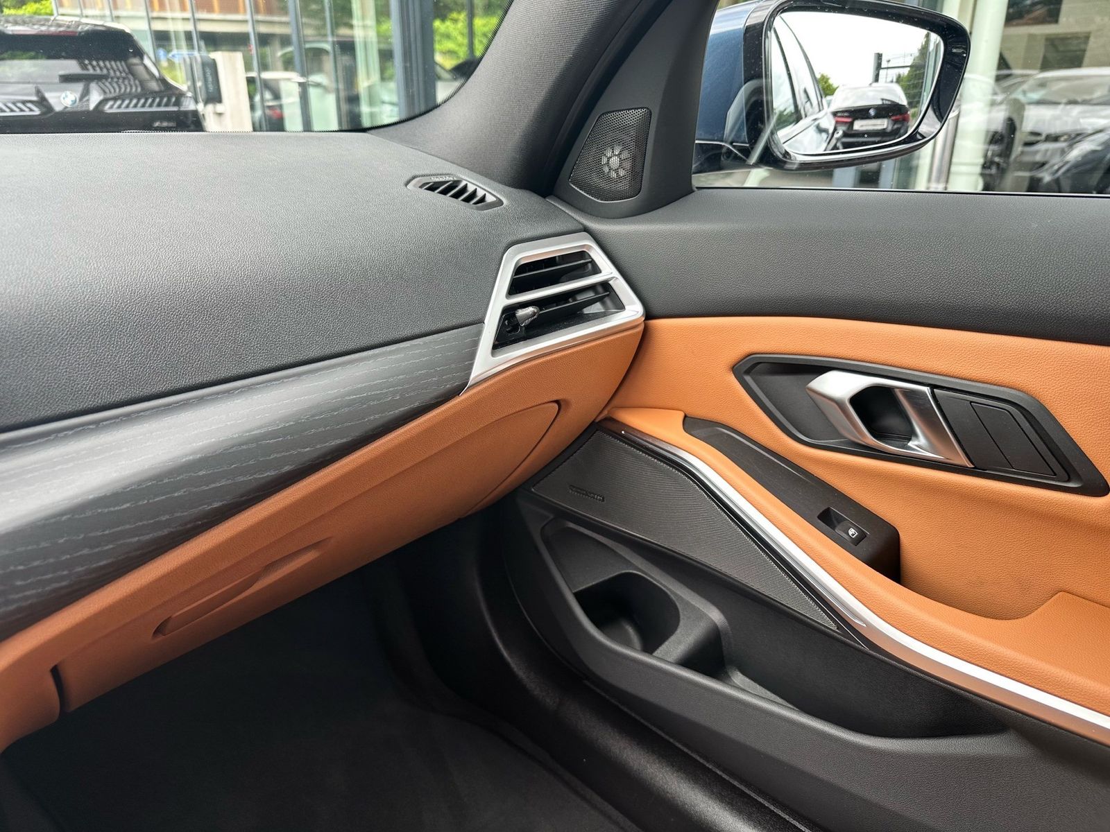 BMW 330e xDrive Touring M Sport Stop&Go Pano AHK 19"