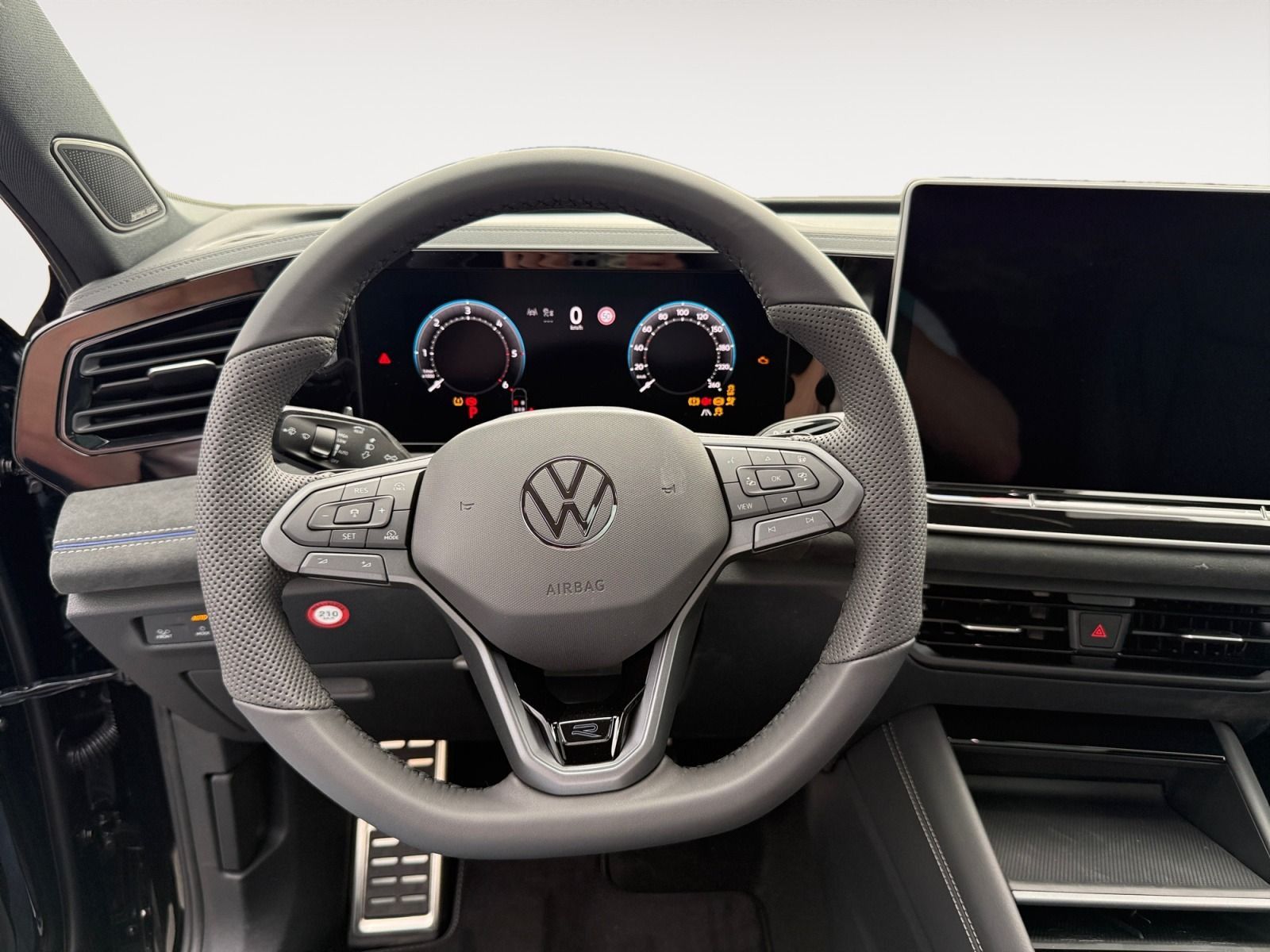 Volkswagen Tiguan R-Line 2,0 l TDI SCR *4MOTION*PANO*LEDER*