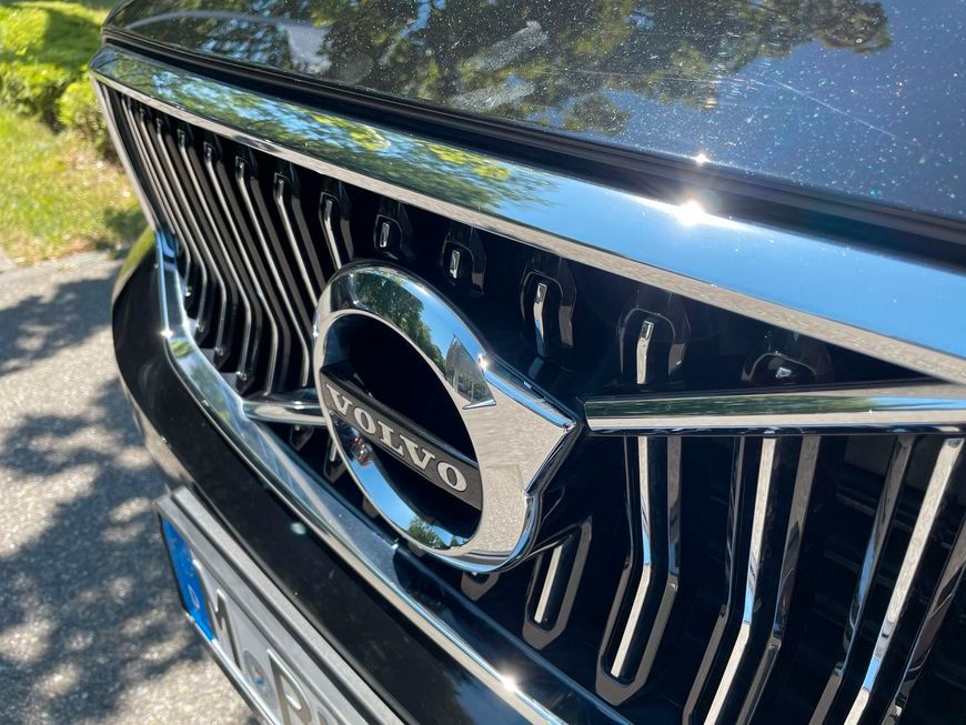 Volvo XC40 T5 Recharge Inscription - Samsaru's Car Outlet
