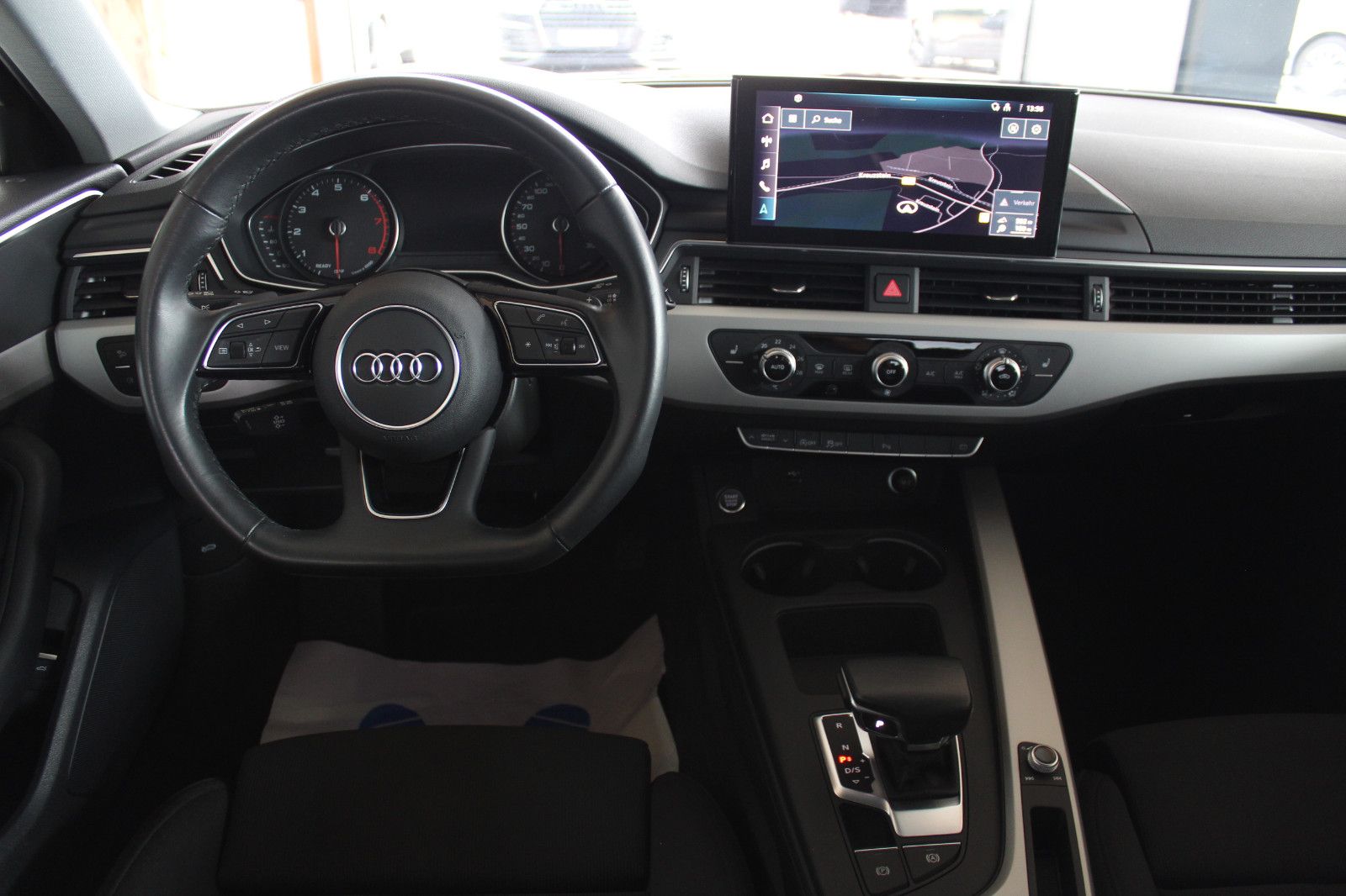 Audi A4 Avant 40 TFSI S tronic advanced - Samsaru's Car Outlet