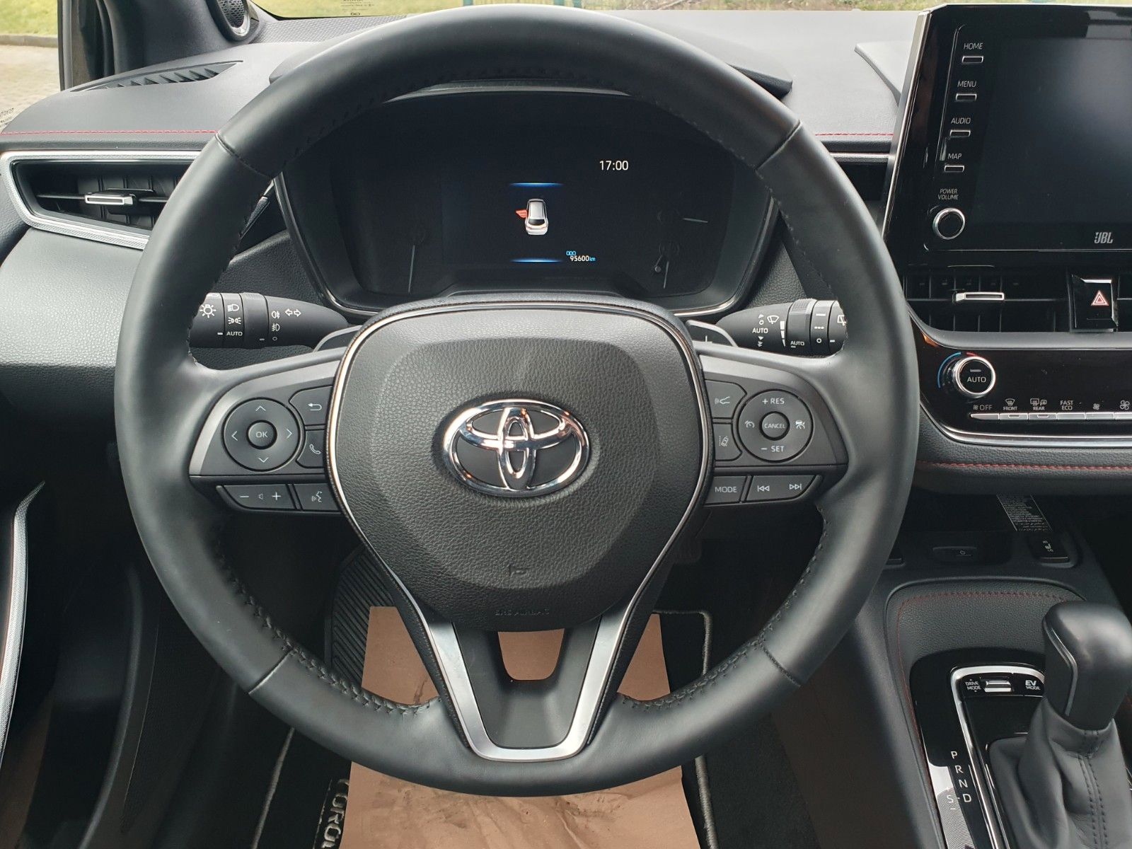 Toyota Corolla Touring Sports 2.0 Hybrid Lounge - Samsaru's Car Outlet